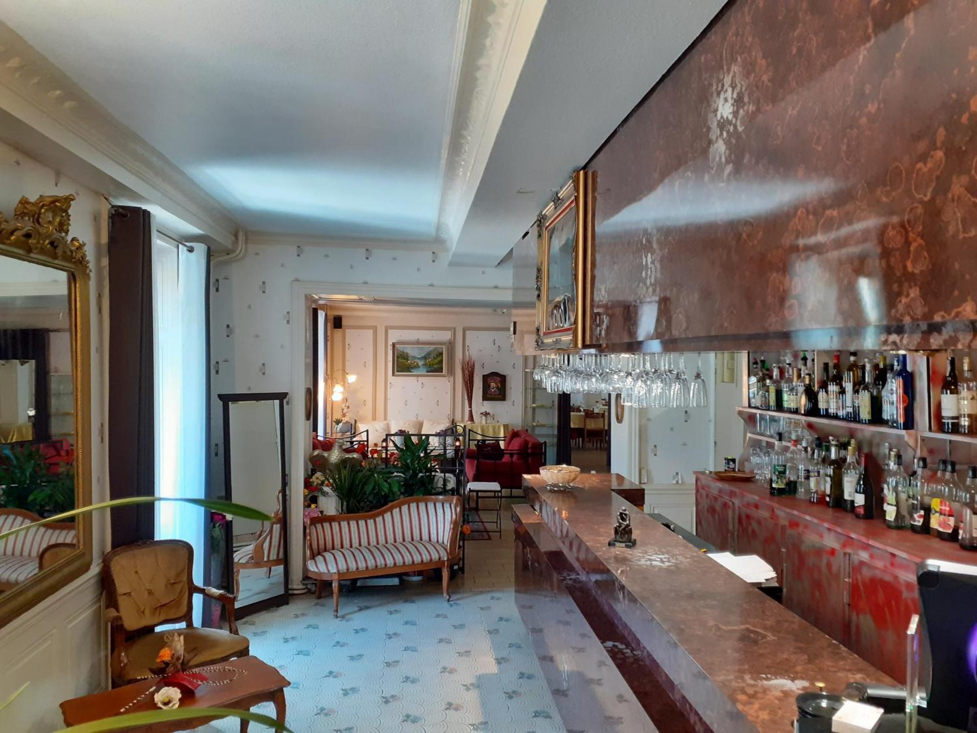 Aigle D'Or Hotel Thiers Kültér fotó